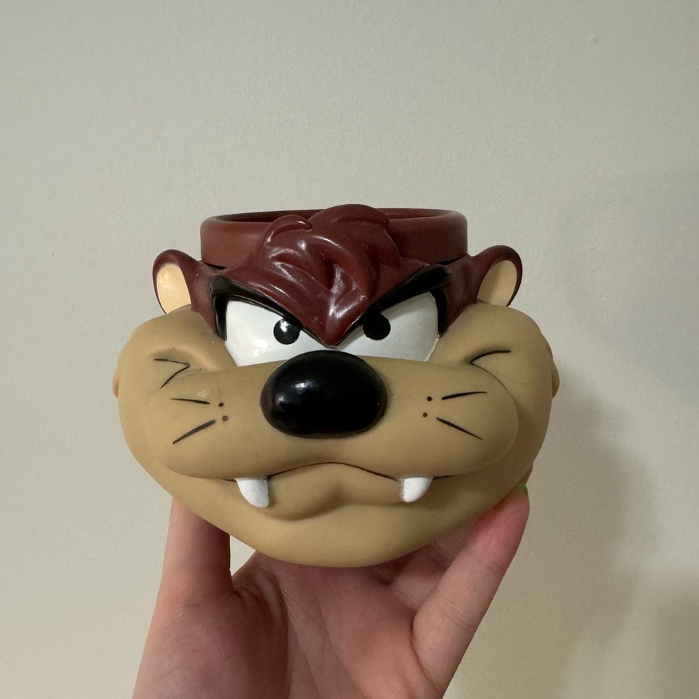 Vintage 90s Taz Looney Toons plastic mug